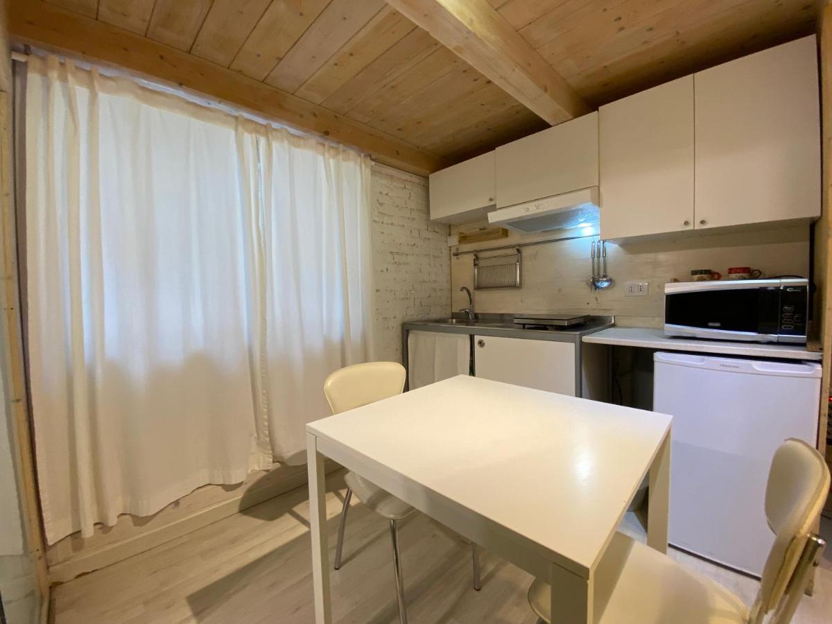 Bed & Breakfast White
